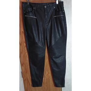 BlankNYC Black Moto Faux Leather Pants 32 Zipper Pockets Textured Knee Edgy Chic